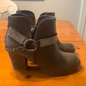Gray boots with bling